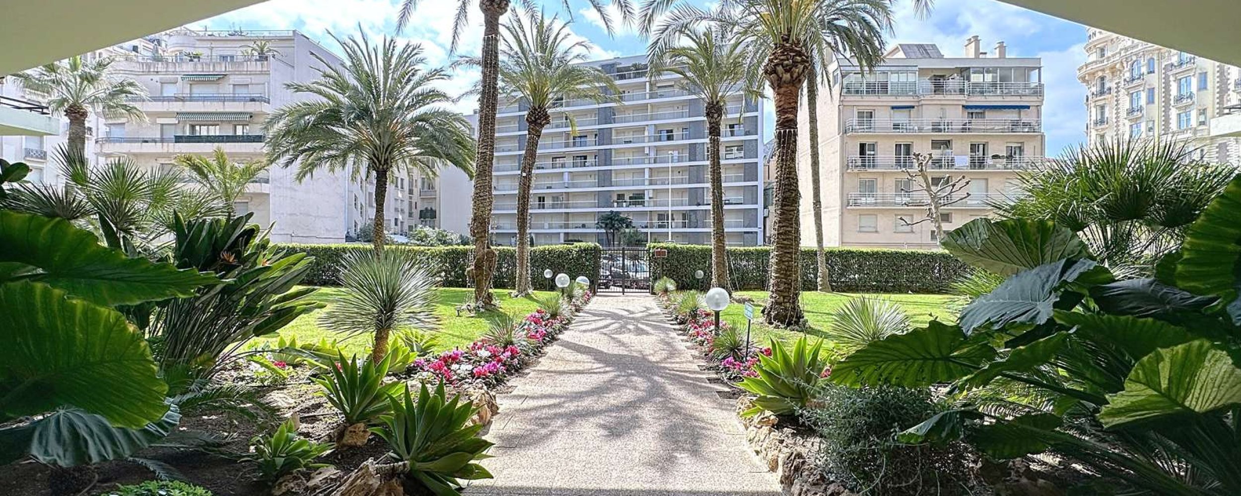 Cette photo 3p-jardin-croisette_00030_2307c5c.jpg, a été réduite de 90.93 % le Mercredi 09 Avril 2025 à 18:04 par Emjysoft Photo Réducteur v6.0 à télécharger sur https://www.emjysoft.com/